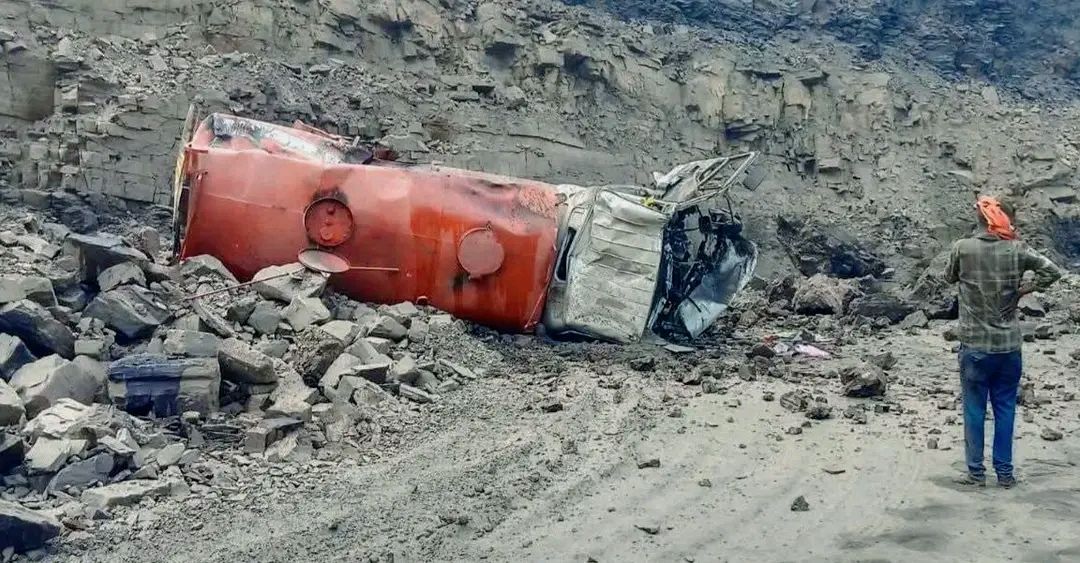 धनबाद में खनन हादसा : ब्लास्टिंग के दौरान ओबी स्लाइड — एक की मौत, दो घायल
