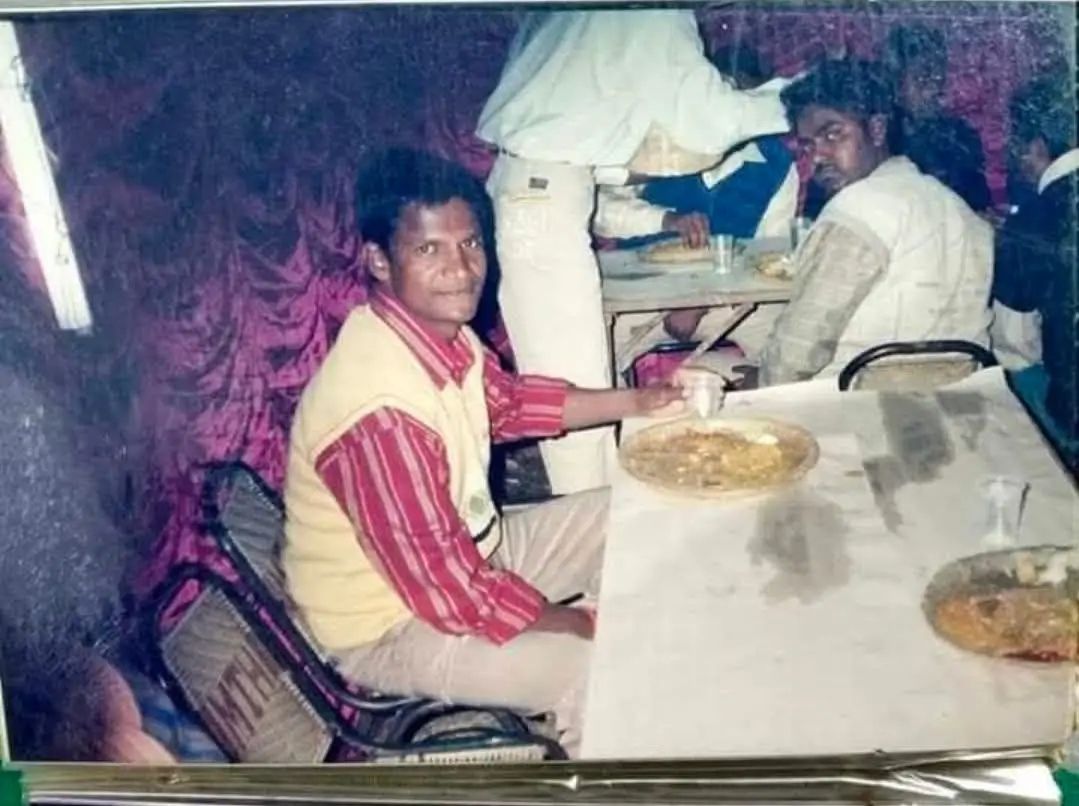 सरलता की गोद में बैठी एक कहानी…